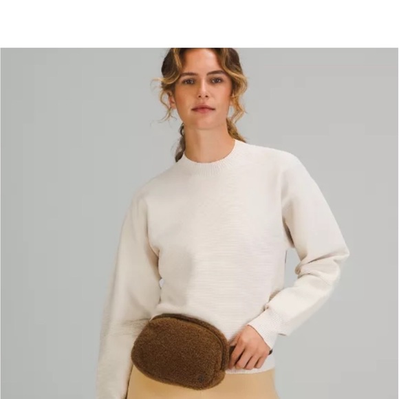 SOLD! Lululemon Athletica Everywhere Belt Bag Fleece Burnt Carmel - Picture 2 of 5